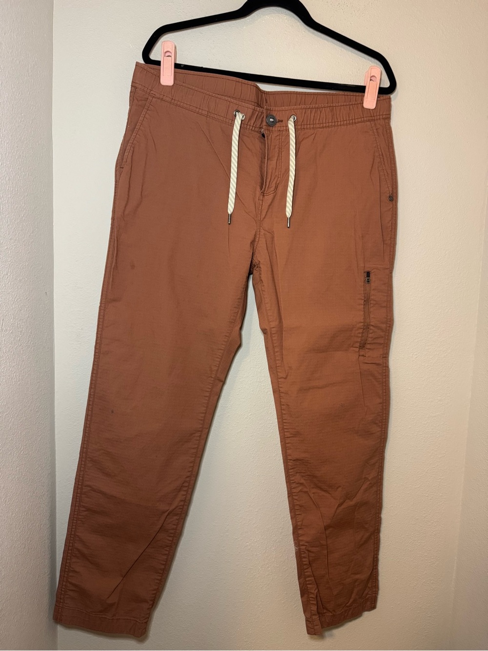 Vuori Women's Ripstop Pants - Picture 3 of 8